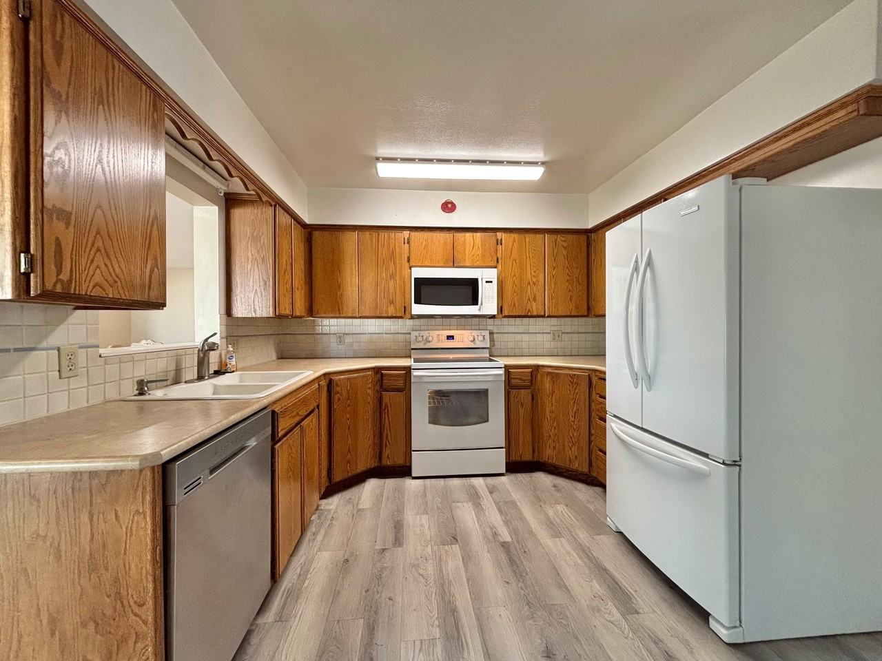 3820 E Carlisle Ave - Photo 6 of 15