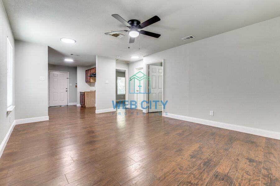 4218 Carpenter Ave - Photo 2 of 12