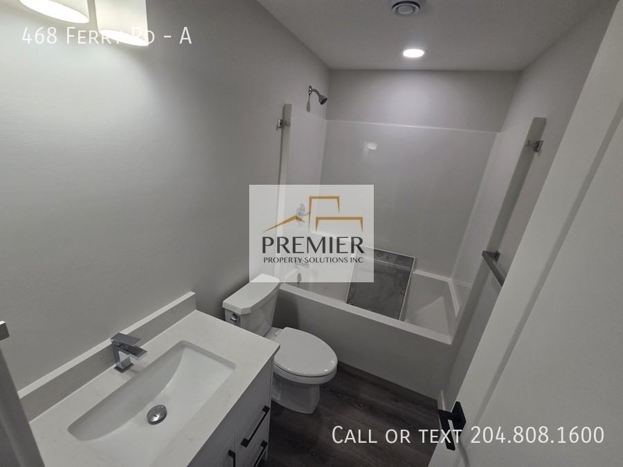 468 Ferry Rd #A - Photo 3 of 5
