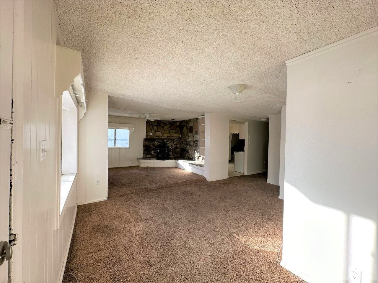 813 E Center St #A - Photo 5 of 23