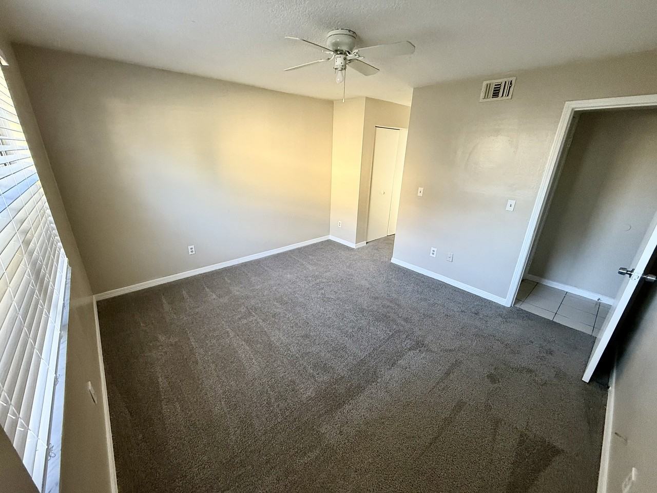 467 Crabapple Ct #1A - Photo 2 of 18