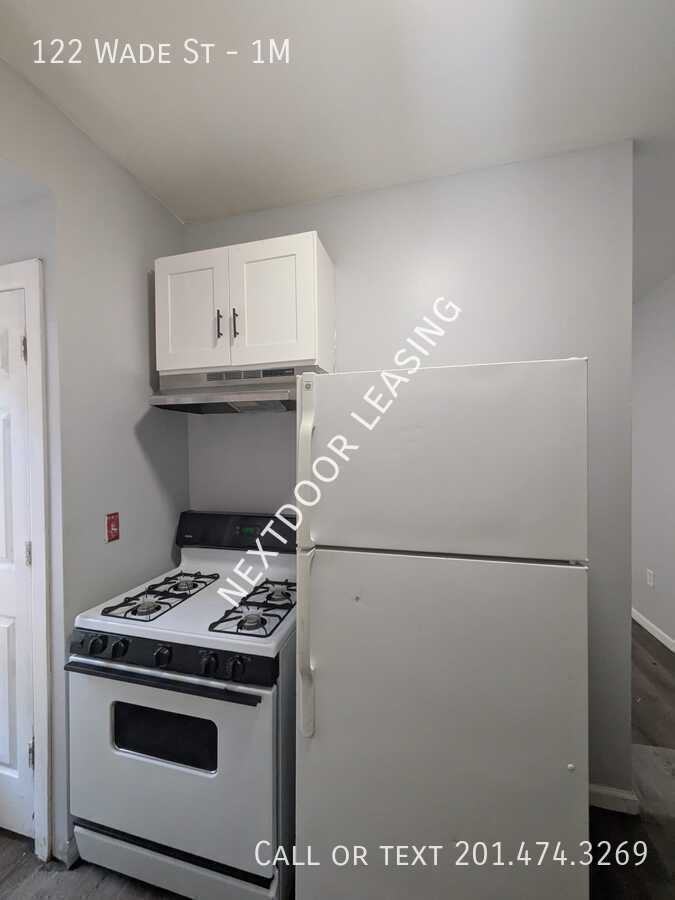 122 Wade St #1M - Photo 2 of 7