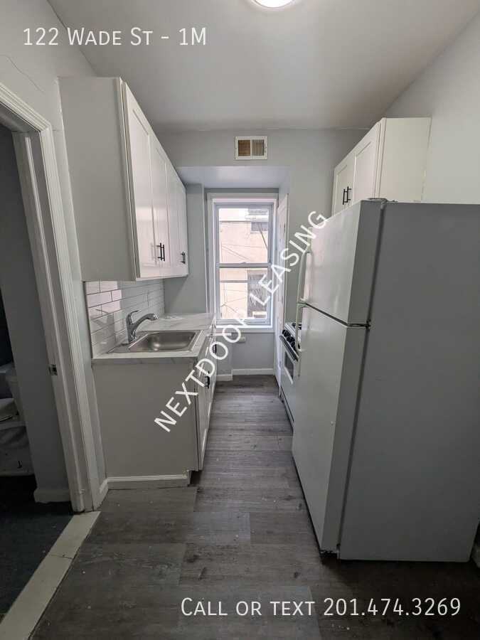 122 Wade St #1M - Photo 4 of 7