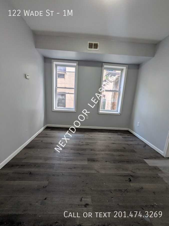 122 Wade St #1M - Photo 5 of 7