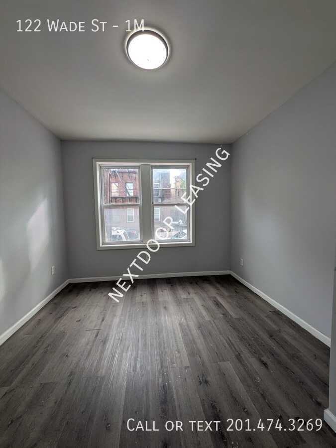 122 Wade St #1M - Photo 6 of 7