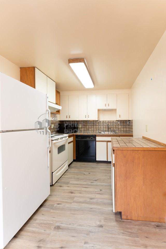 9117 25th Ave Ne #1 - Photo 6 of 21