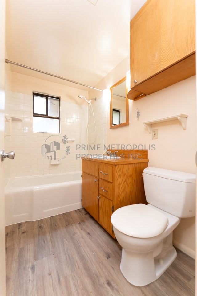 9117 25th Ave Ne #1 - Photo 7 of 21