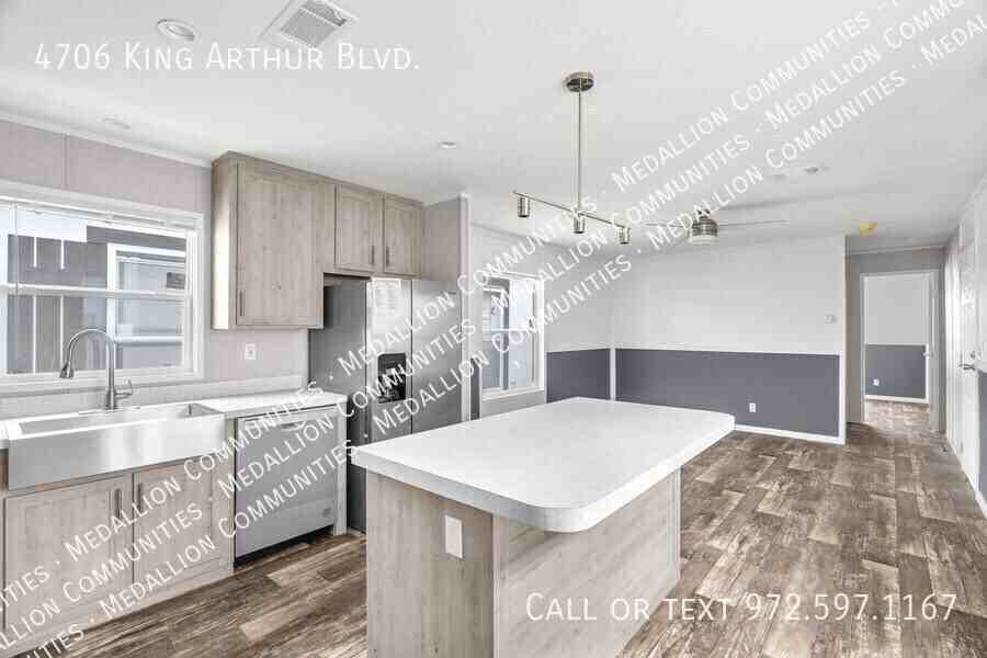 4706 King Arthur Blvd - Photo 5 of 18