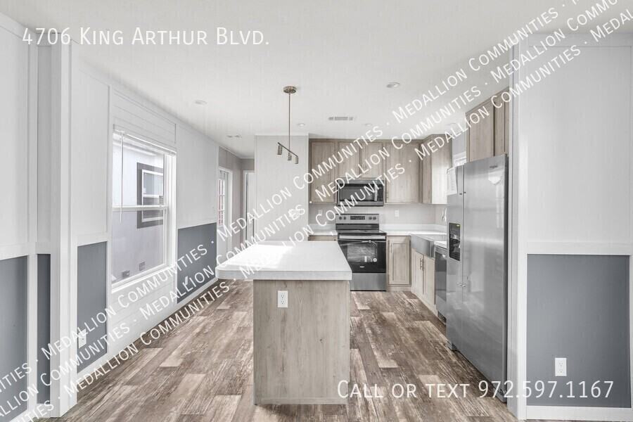 4706 King Arthur Blvd - Photo 6 of 18