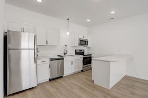 featured image of 703 Parkview Dr #703