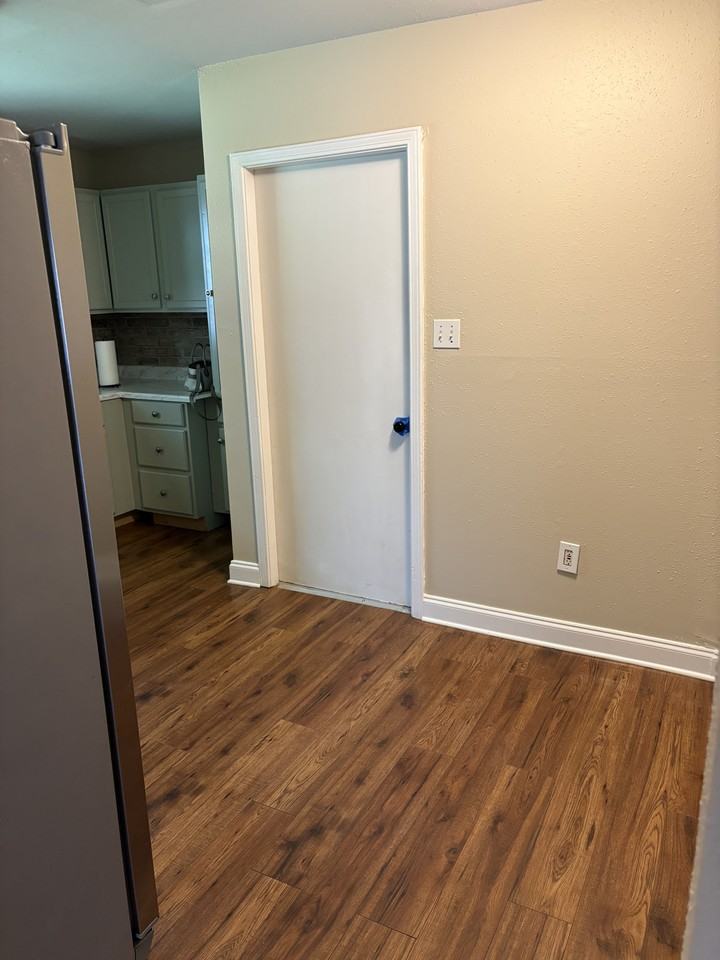 307 Drury Ln #NA - Photo 3 of 11