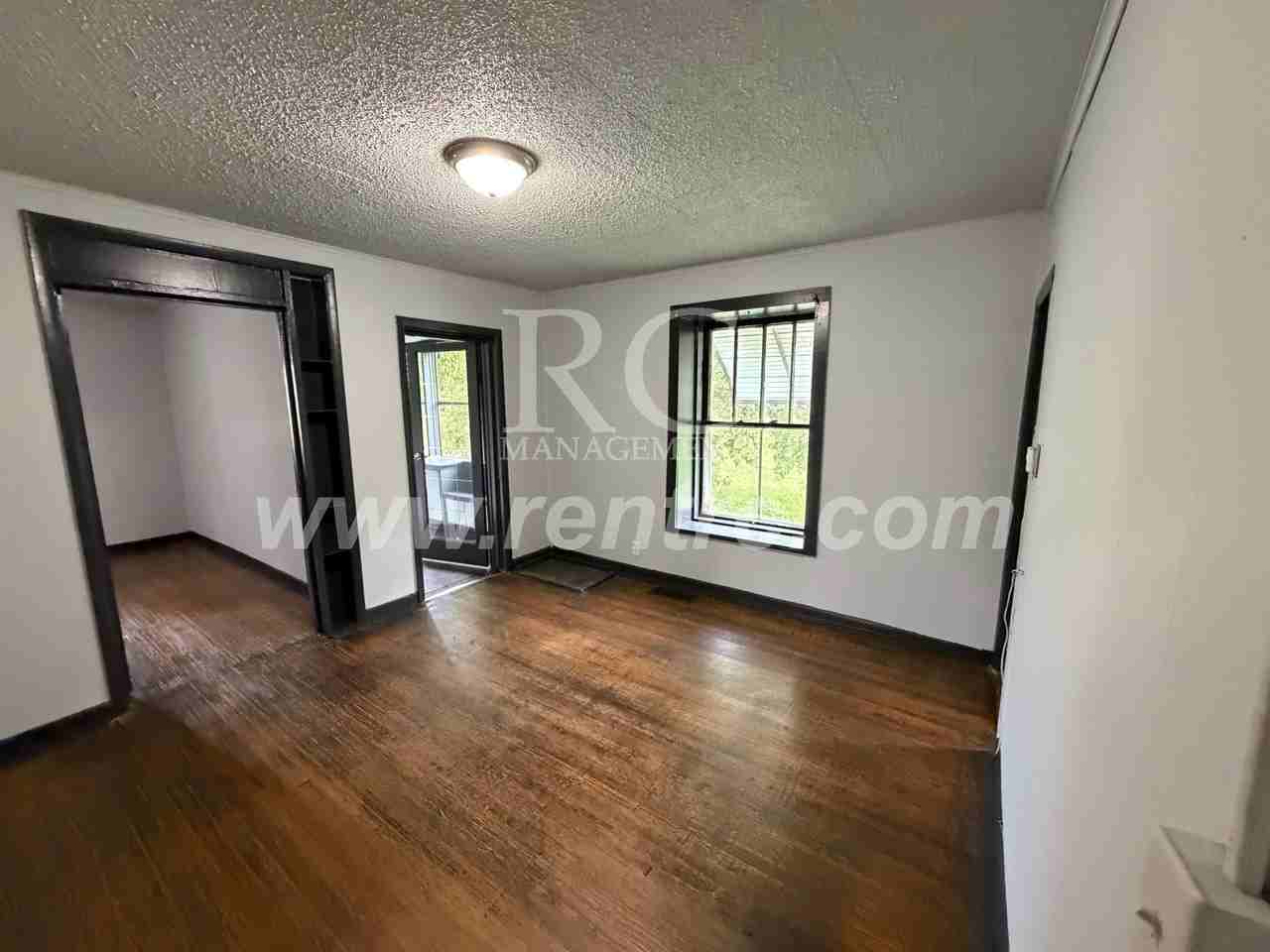 18 Iowa St - Photo 3 of 16