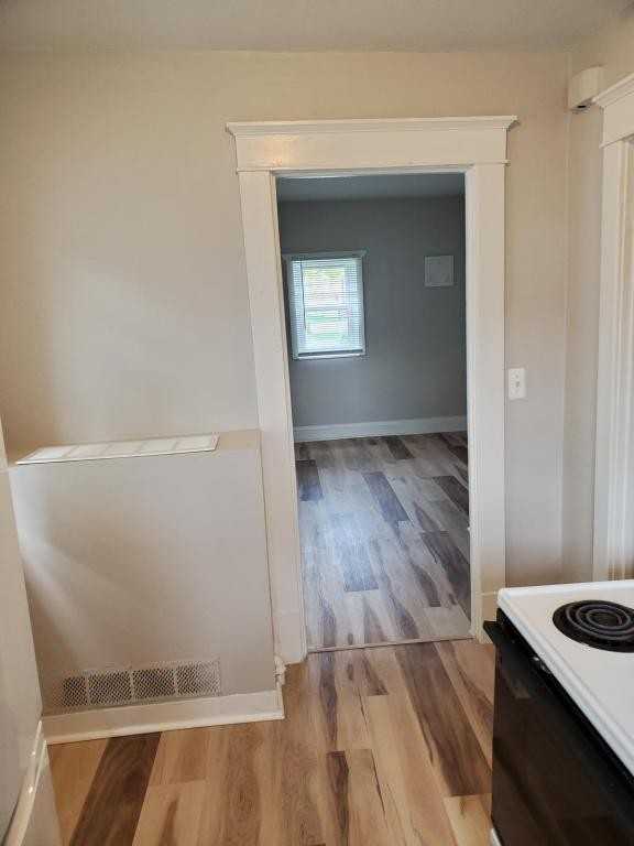 121 Clinton St #2 - Photo 4 of 10