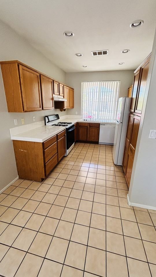10660 Windrose Point Ave #1 - Photo 3 of 24