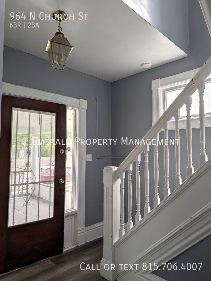 964 N Church St - Photo 2 of 18