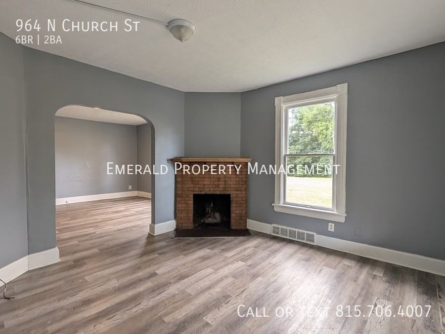 964 N Church St - Photo 3 of 18