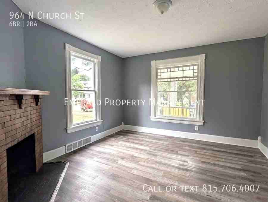 964 N Church St - Photo 4 of 18