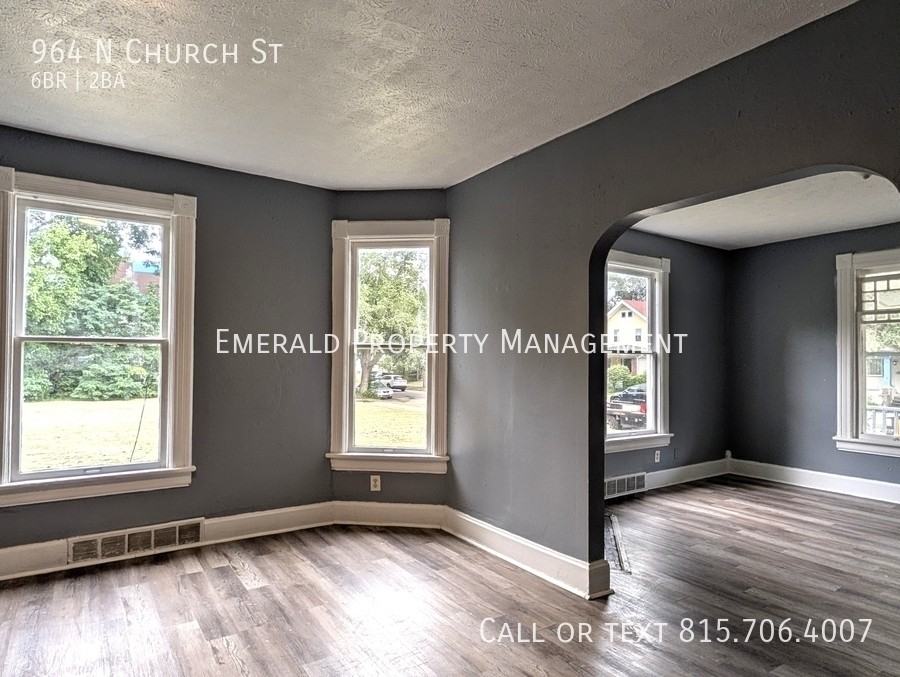 964 N Church St - Photo 6 of 18