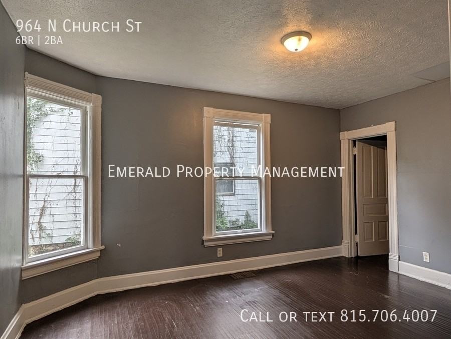 964 N Church St - Photo 7 of 18