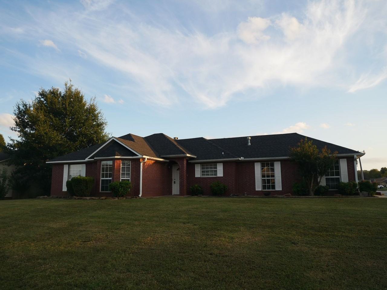 1401 Osage Dr - Photo 2 of 12