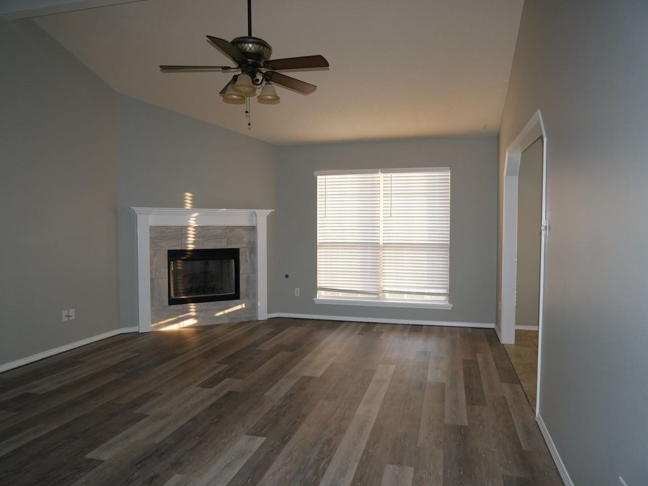 1401 Osage Dr - Photo 4 of 12