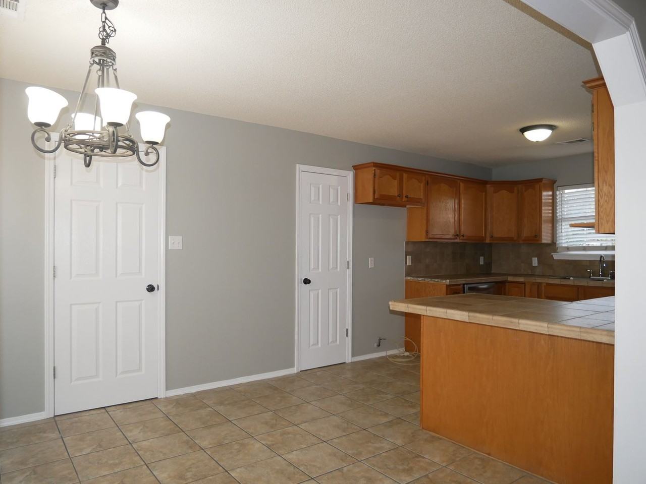 1401 Osage Dr - Photo 5 of 12