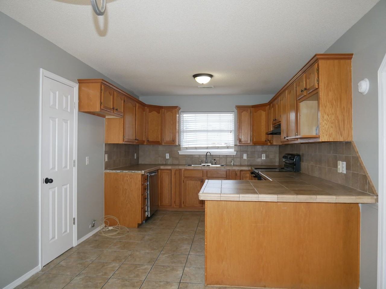 1401 Osage Dr - Photo 6 of 12