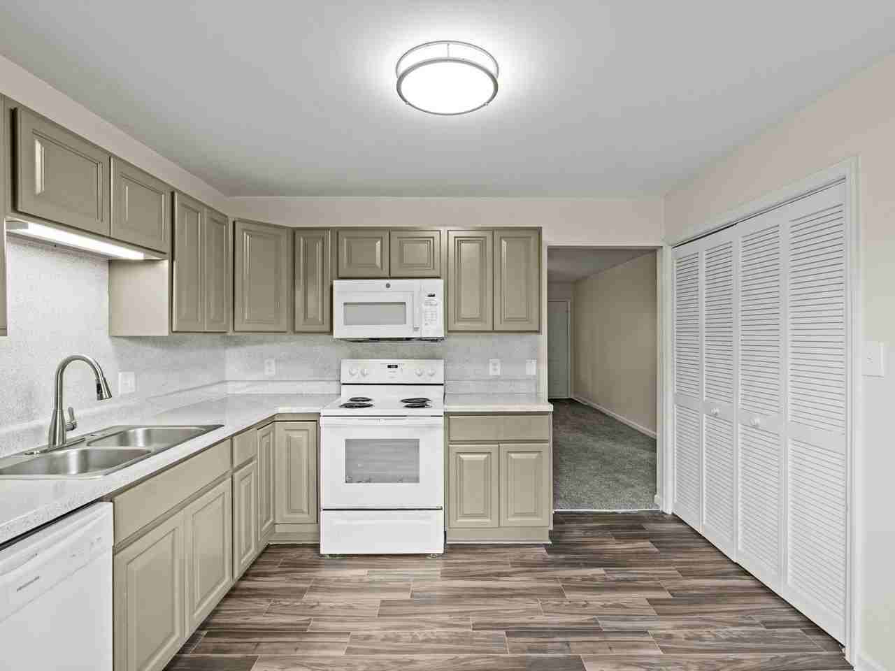 1806 Runnymead Ave Sw #203B - Photo 7 of 50