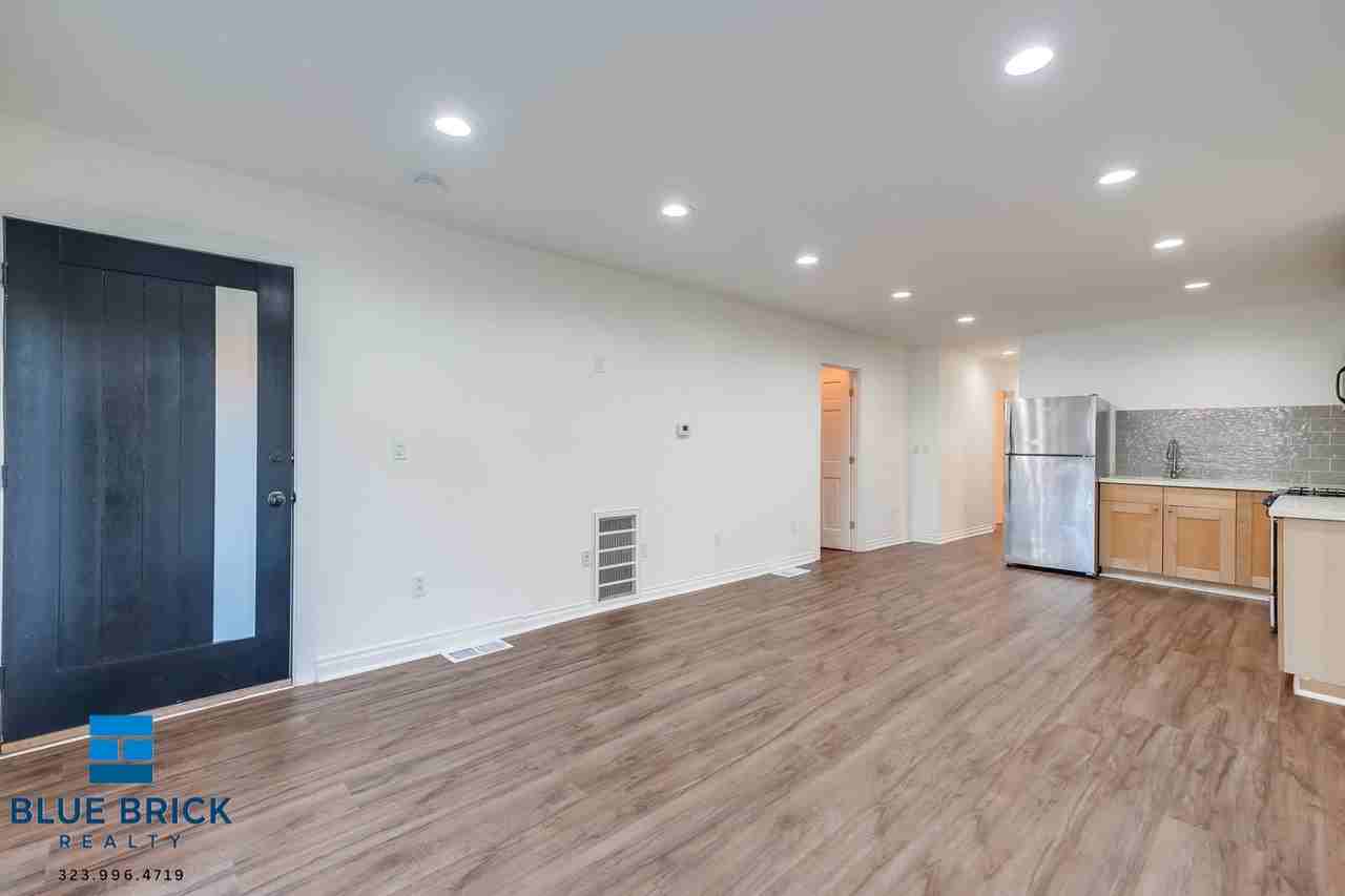 1223 N Bronson Ave - Photo 3 of 29