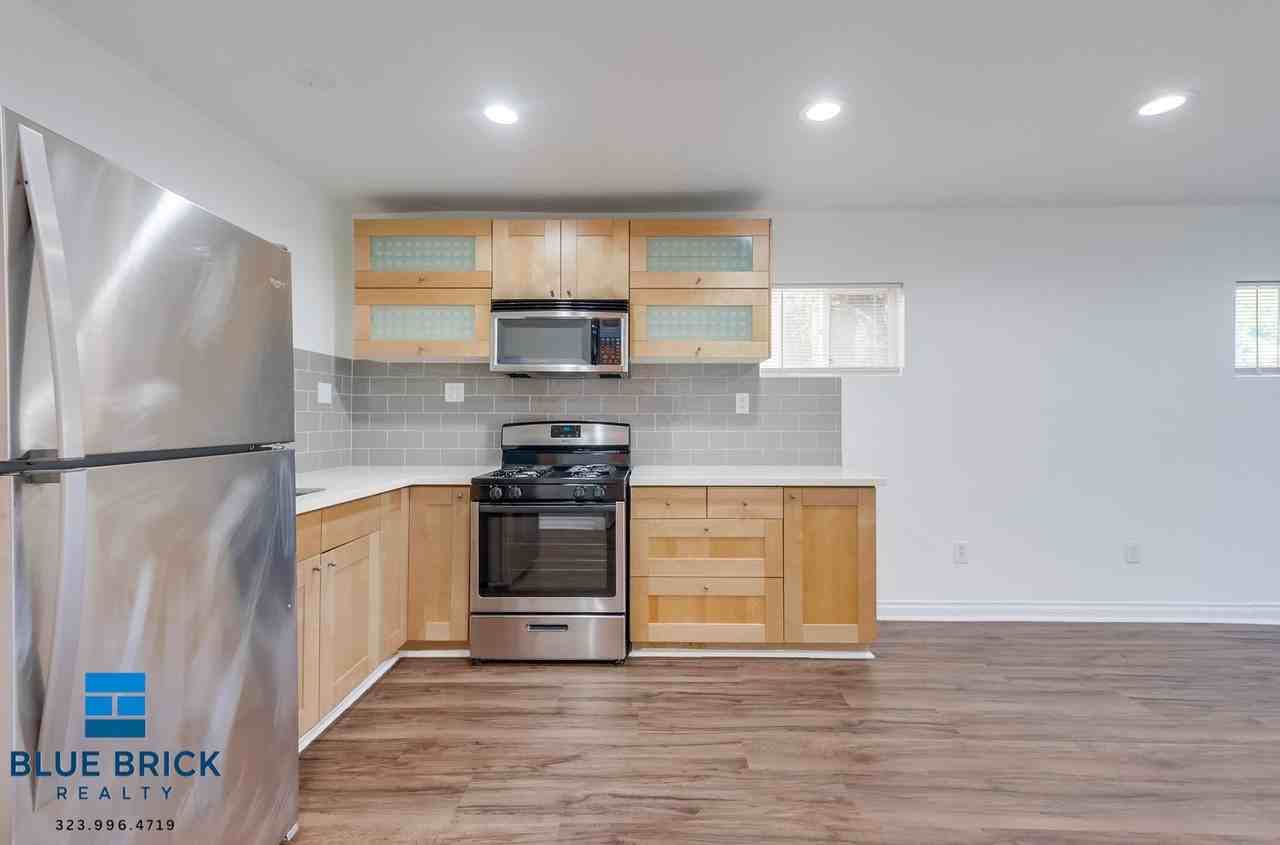 1223 N Bronson Ave - Photo 4 of 29