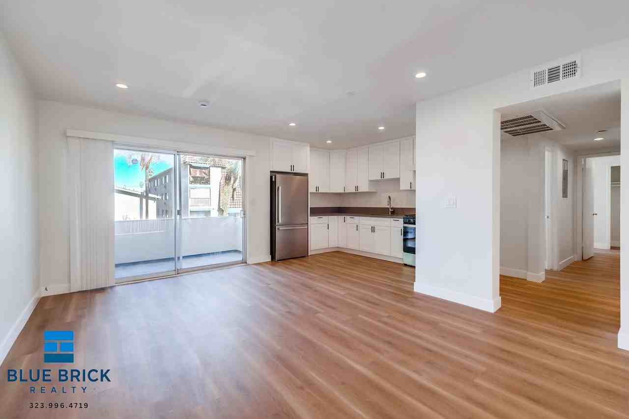5415 Corteen Pl #22 - Photo 6 of 34