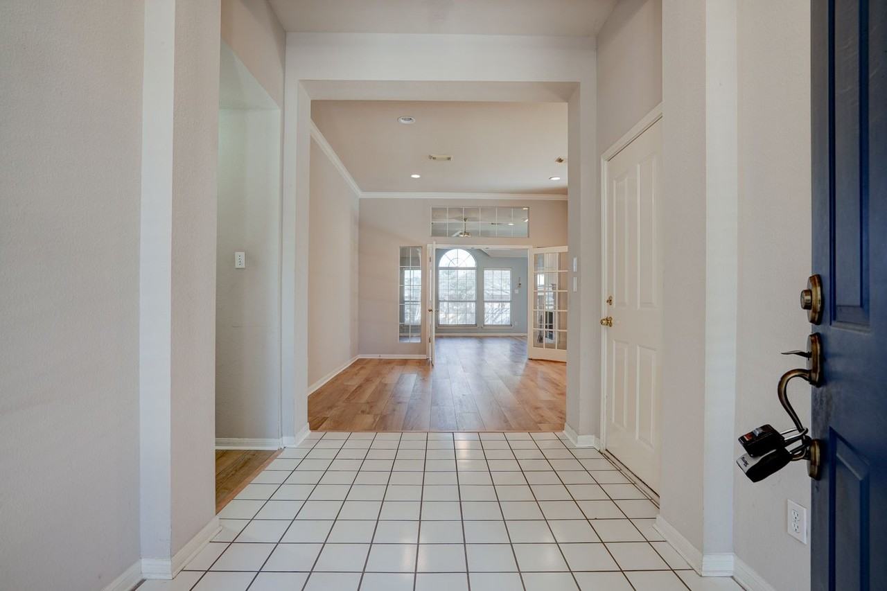 9137 Fainwood Ln - Photo 6 of 48