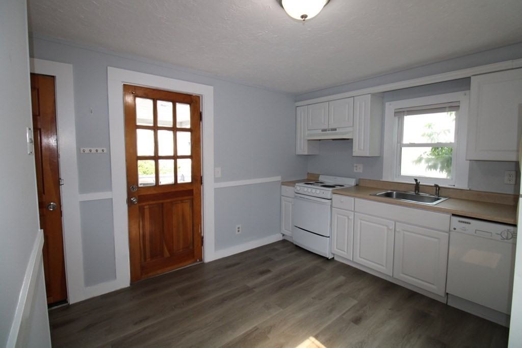 15 Morse St #1 - Photo 2 of 9