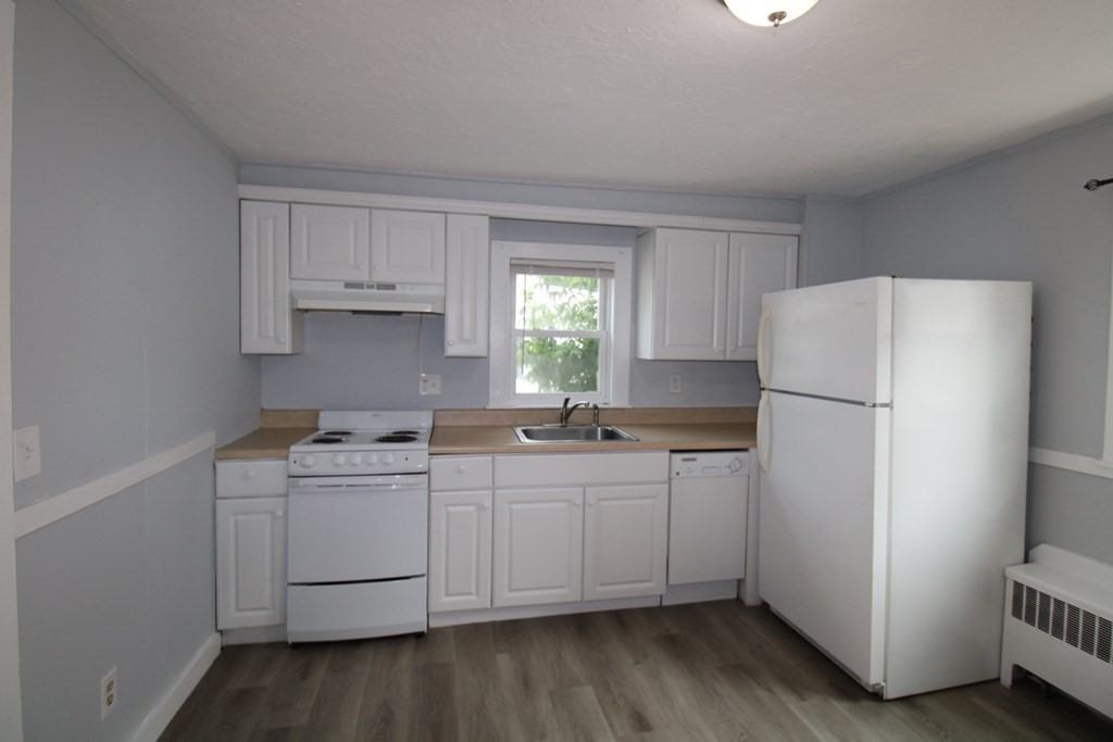 15 Morse St #1 - Photo 3 of 9