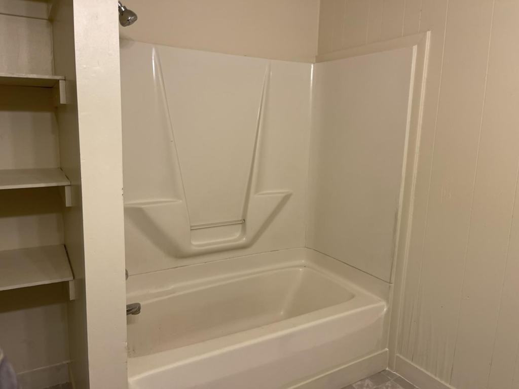 614 W Stephenson St - Photo 6 of 11