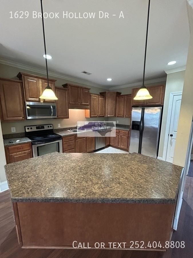 1629 Brook Hollow Dr #A - Photo 6 of 36