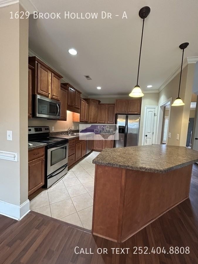1629 Brook Hollow Dr #A - Photo 7 of 36