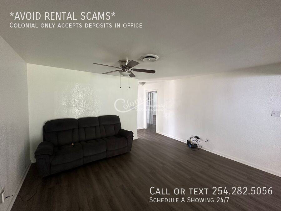 2203 Athens St - Photo 3 of 11