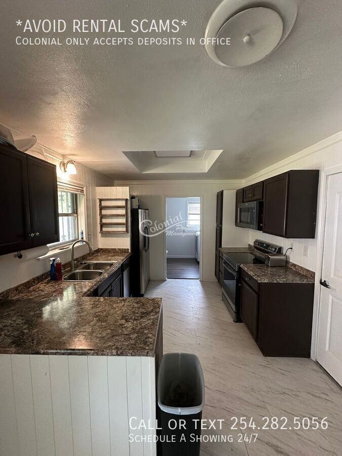 2203 Athens St - Photo 4 of 11