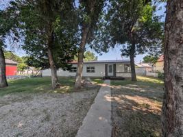 featured image of 524 Ne Hobson St #1