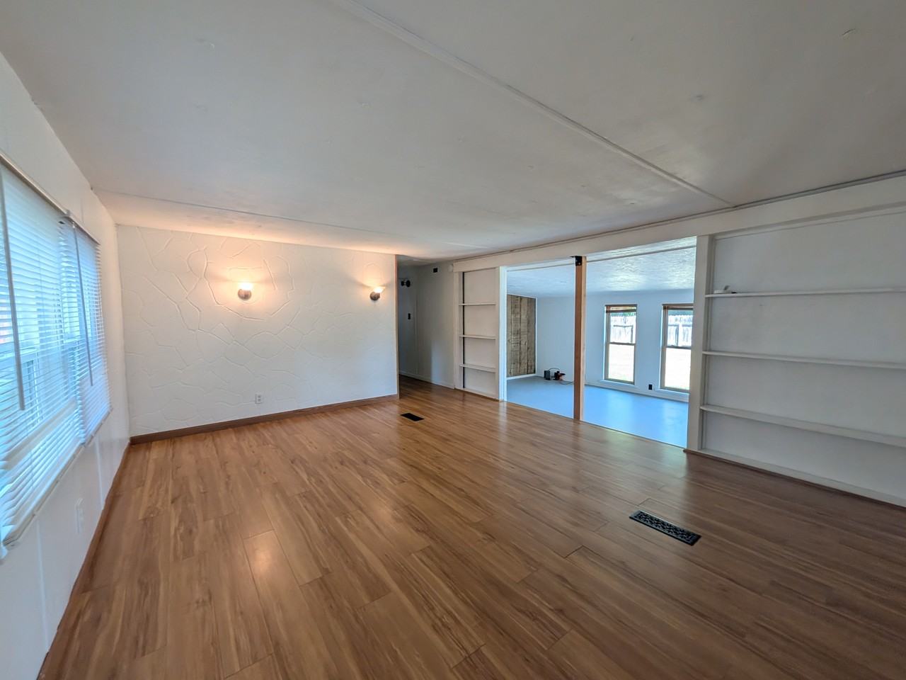 524 Ne Hobson St #1 - Photo 4 of 16