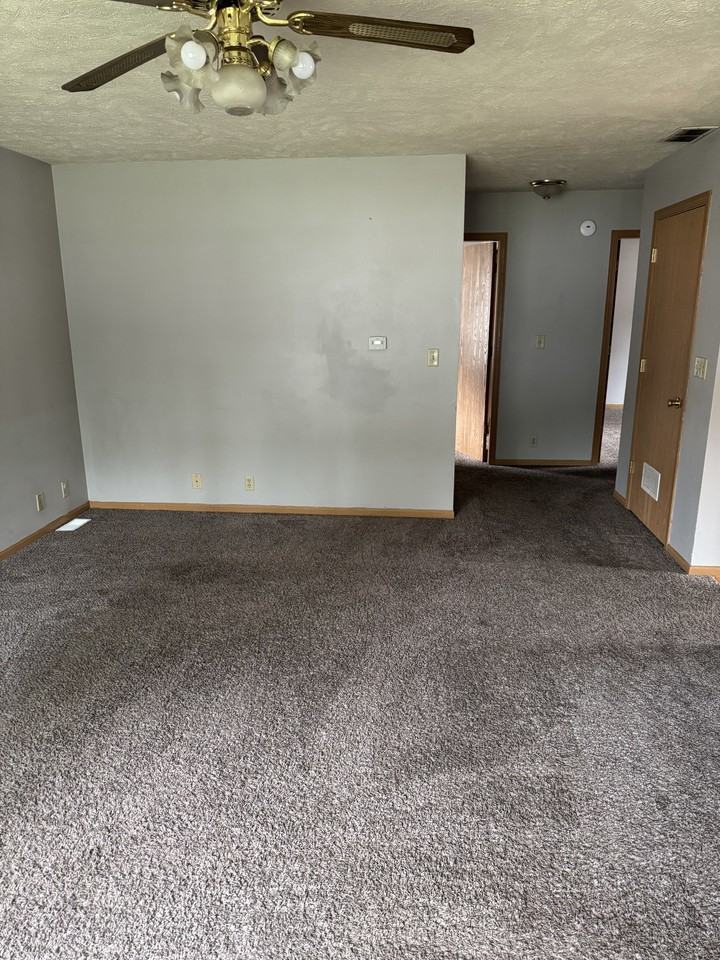 705 E Timber St #1 - Photo 3 of 17