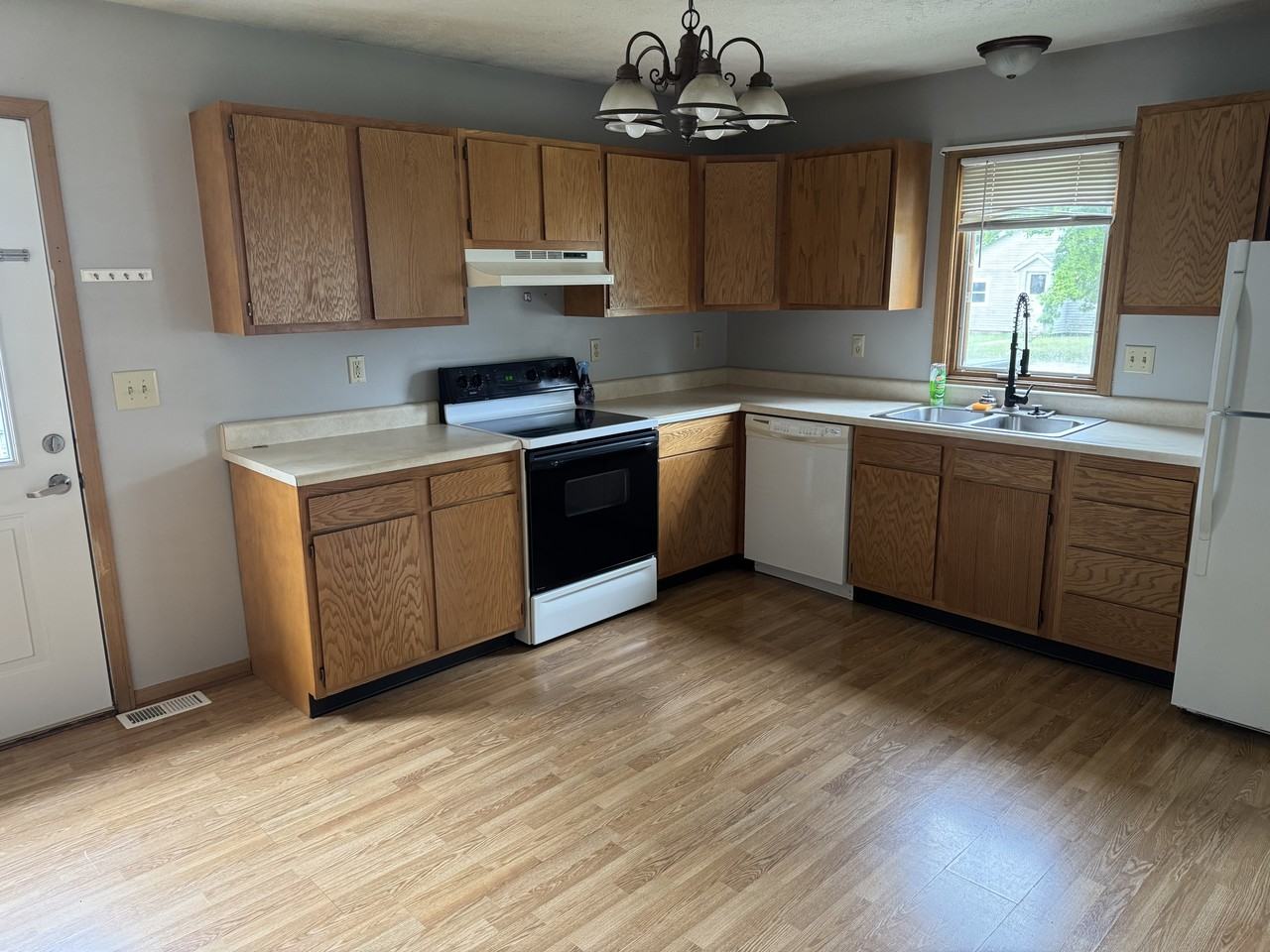 705 E Timber St #1 - Photo 5 of 17