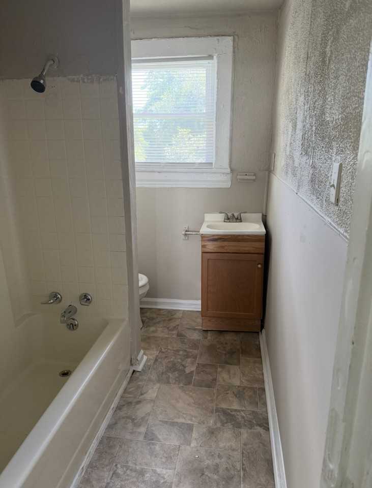 408 Gilmer Ave Nw #1 - Photo 4 of 10