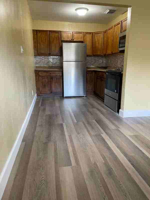 716 Sw 9th St #3 - Photo 2 of 17