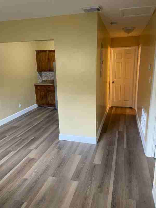 716 Sw 9th St #3 - Photo 3 of 17