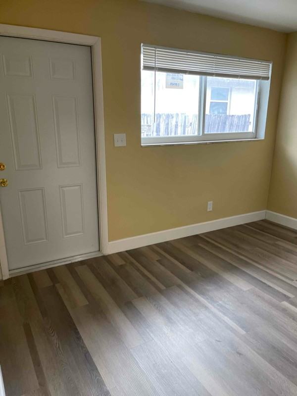 716 Sw 9th St #3 - Photo 4 of 17