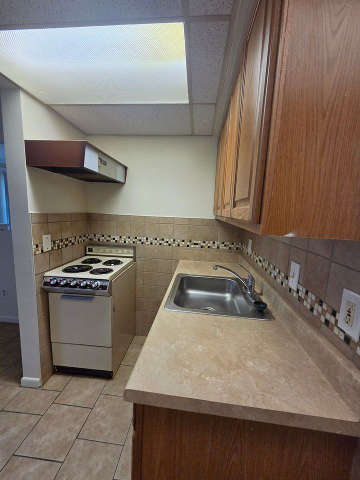 2640 Galpin Ave - Photo 4 of 8
