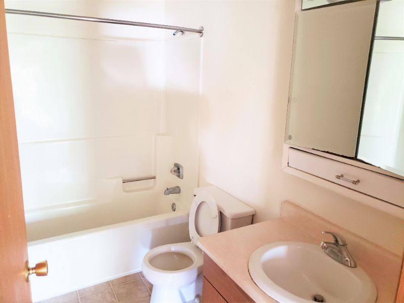 621 N Lincoln St - Photo 3 of 5