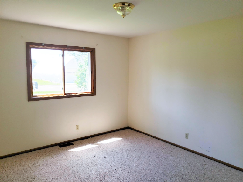 621 N Lincoln St - Photo 5 of 5